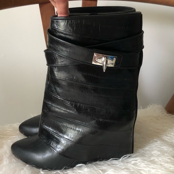SOLD💥 GIVENCHY Eel Shark Lock Boots 38 - Picture 2 of 8